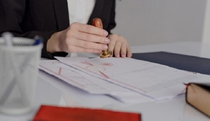 Hỏi-Đáp pháp luật: Việc bồi thường thiệt hại trong hoạt động công chứng được quy định như thế nào?